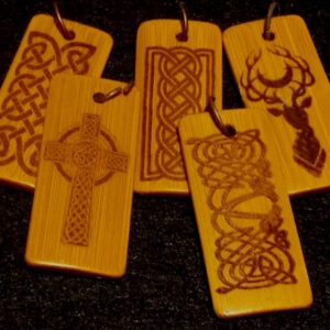 Celtic Knot Wood Pendanta